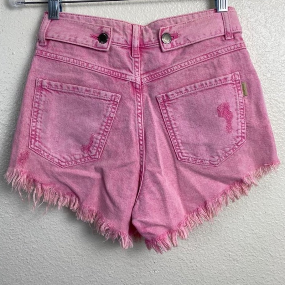 Retrofête Tessa Vintage Pink Distressed Raw Hem Festival Jean Short 26 High Rise - Picture 7 of 16